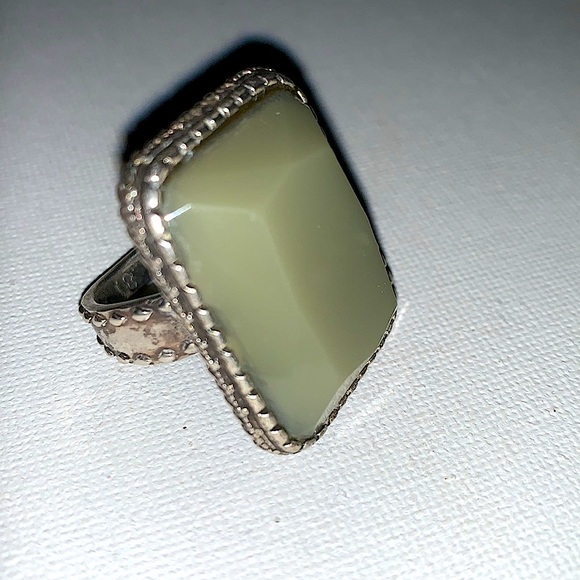 Antiqued Jade & Silver Ornamental Statement Ring size 8/8.5” Victorian Style - Picture 5 of 10